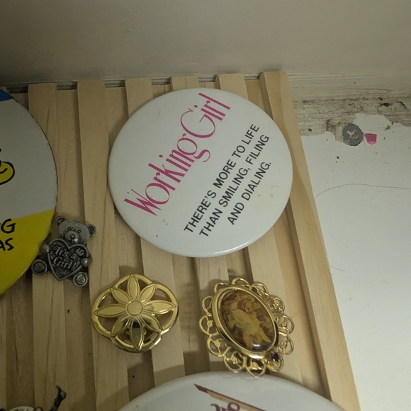 Lot Pinback Button Badges Lapel Pin Assorted Angel Pins Disney + - Picture 5 of 9